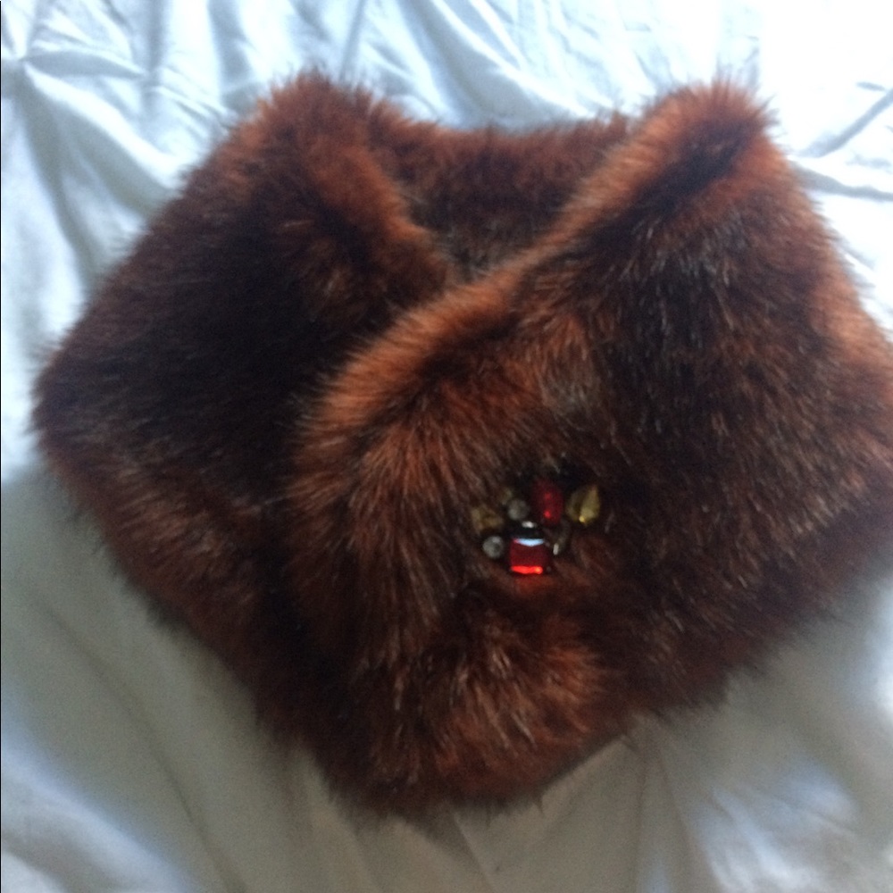 Betsey Johnson faux fur collar